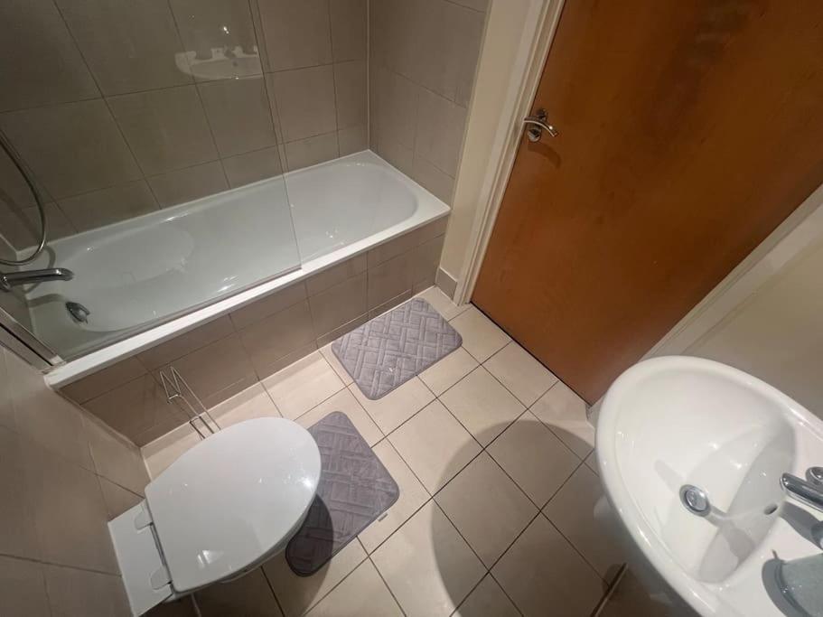 Modern 2-Bedroom Apartment In Sheffield City Centre With Balcony, 2 Bathrooms & 4K Smart Tv - Sleeps 6 Exterior foto